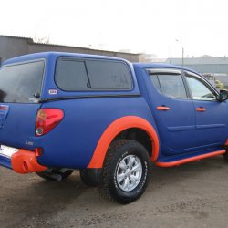Mitsubishi L200 Blue-Orange