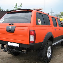 Nissan NP300 Orange-Black