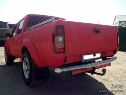 Nissan NP300 RED